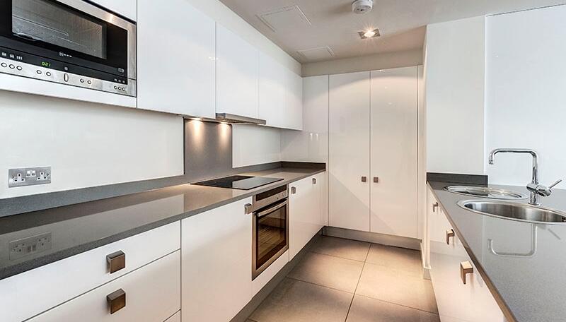 2 bed property in Fulham Road, London